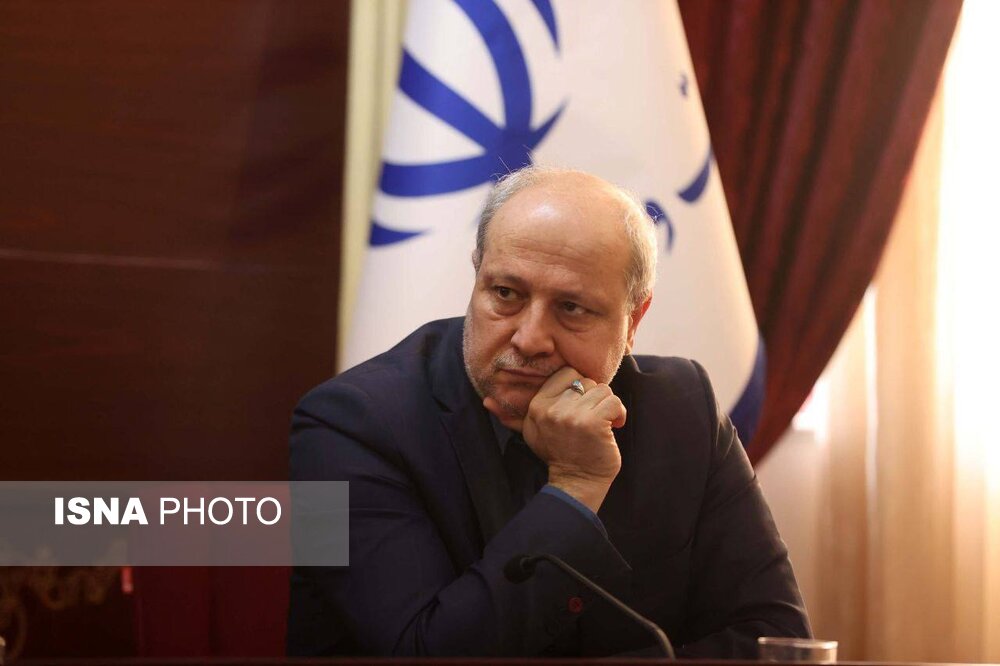 مناف هاشمی: اگر شرایط ارزی به همین شکل بماند اعتبار خوبی به فدراسیون‌ها می‌دهیم