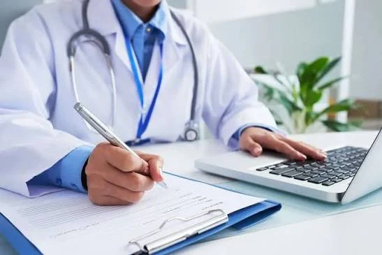 مزایای داشتن نسخه چاپی اورجینال کتب حجیم پزشکی